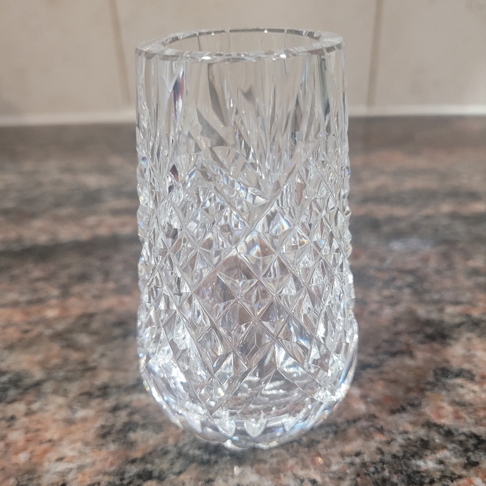Tipperary Crystal Diamond Point Bud Vase 4 inches